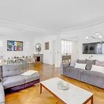 Luxurious Flat Champs Elysee