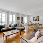 Luxurious Flat Champs Elysee