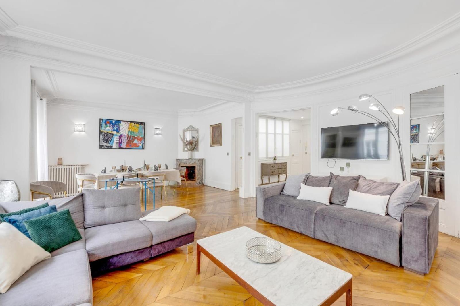 Luxurious Flat Champs Elysee Appartement