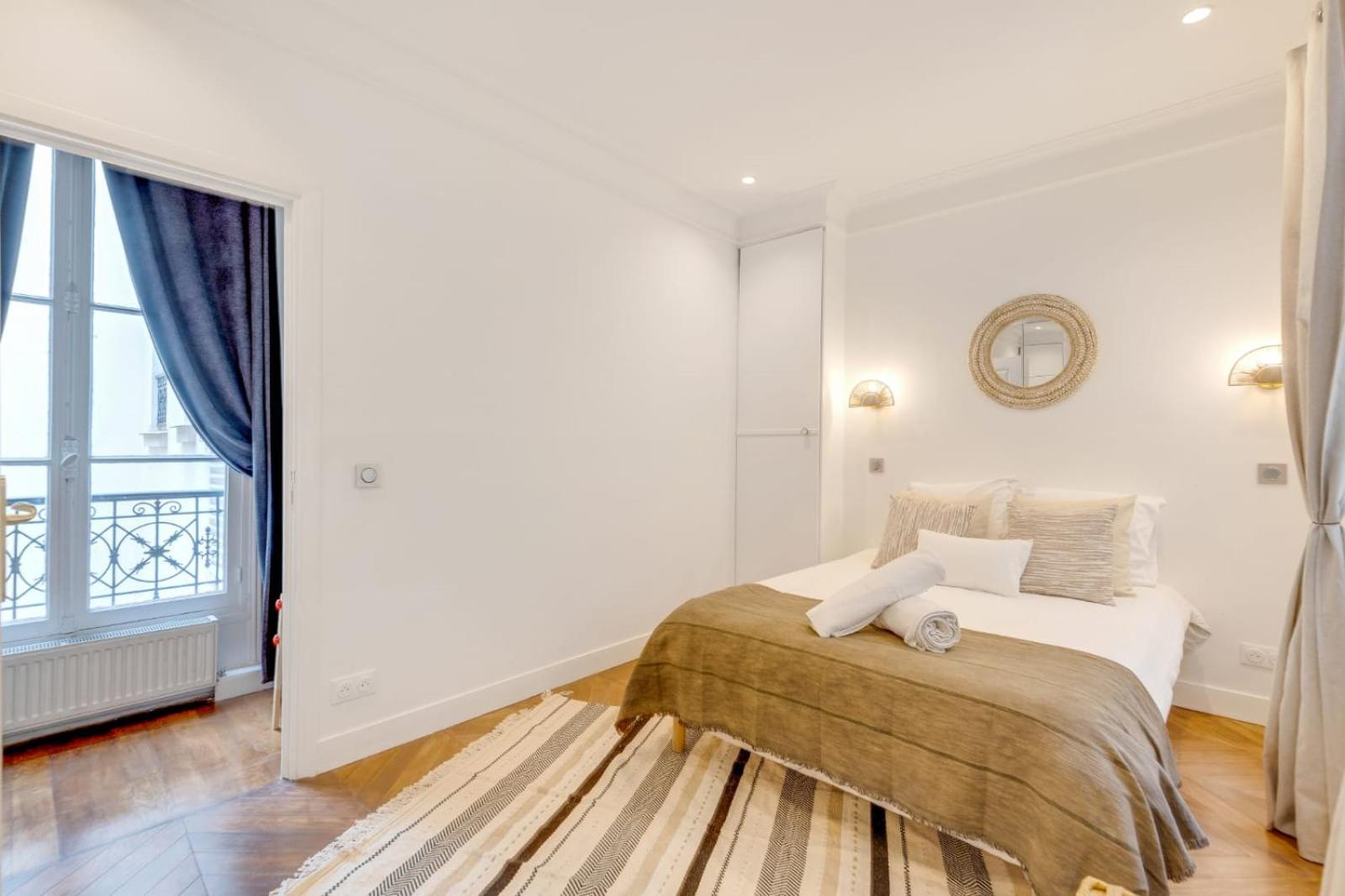 Luxurious Flat Champs Elysee
